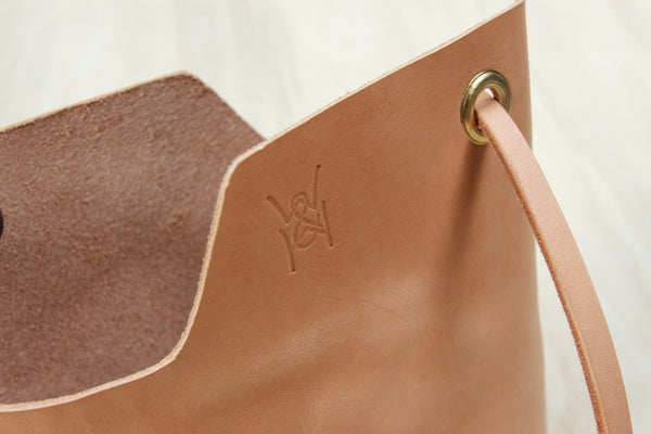 Cross Body Catch-All in Blonde