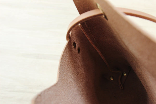 Cross Body Catch-All in Blonde